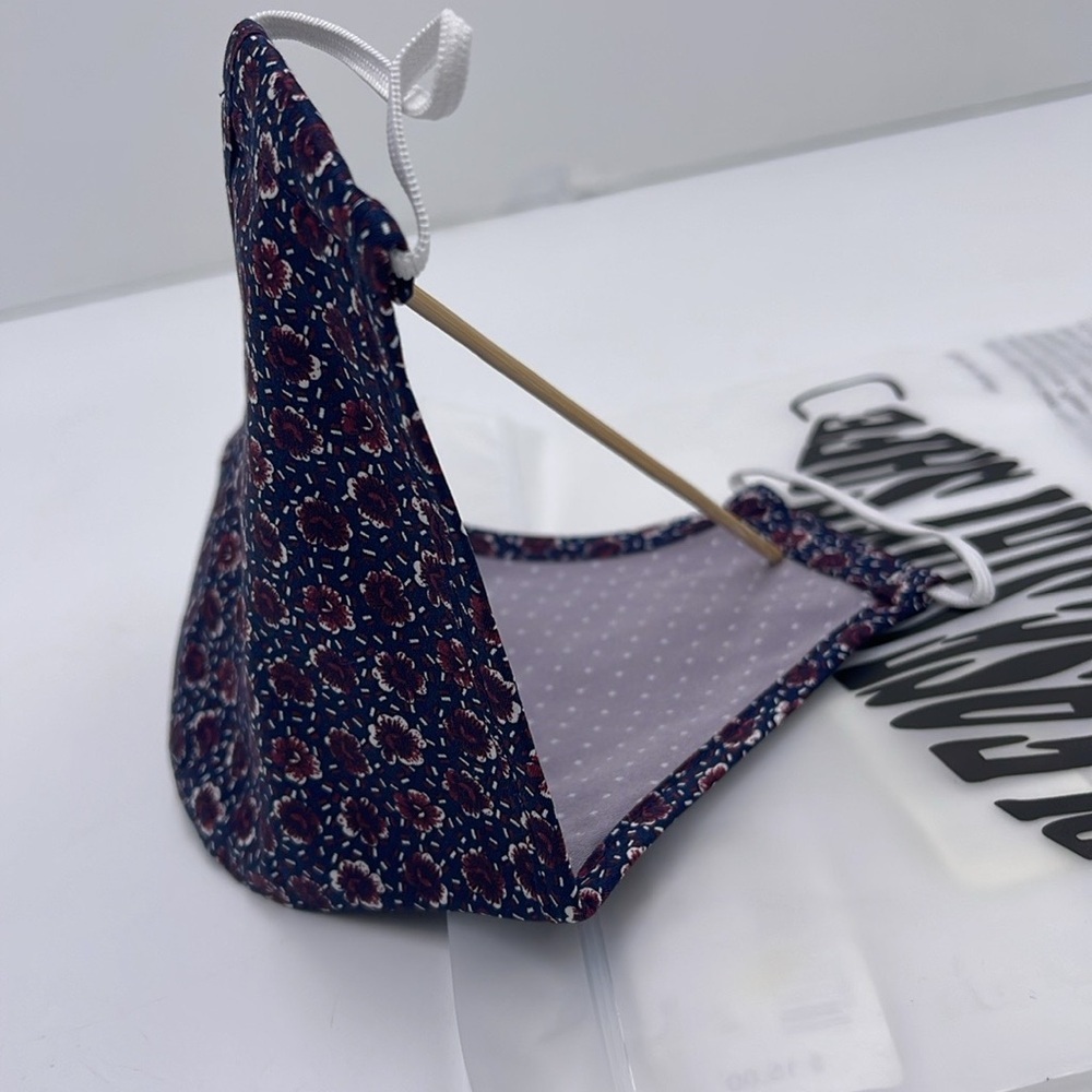 Floral Blue and Red Fabric Doorstop TED BAKER LONDON Reversible Reusable
NWT - Picture 8 of 15
